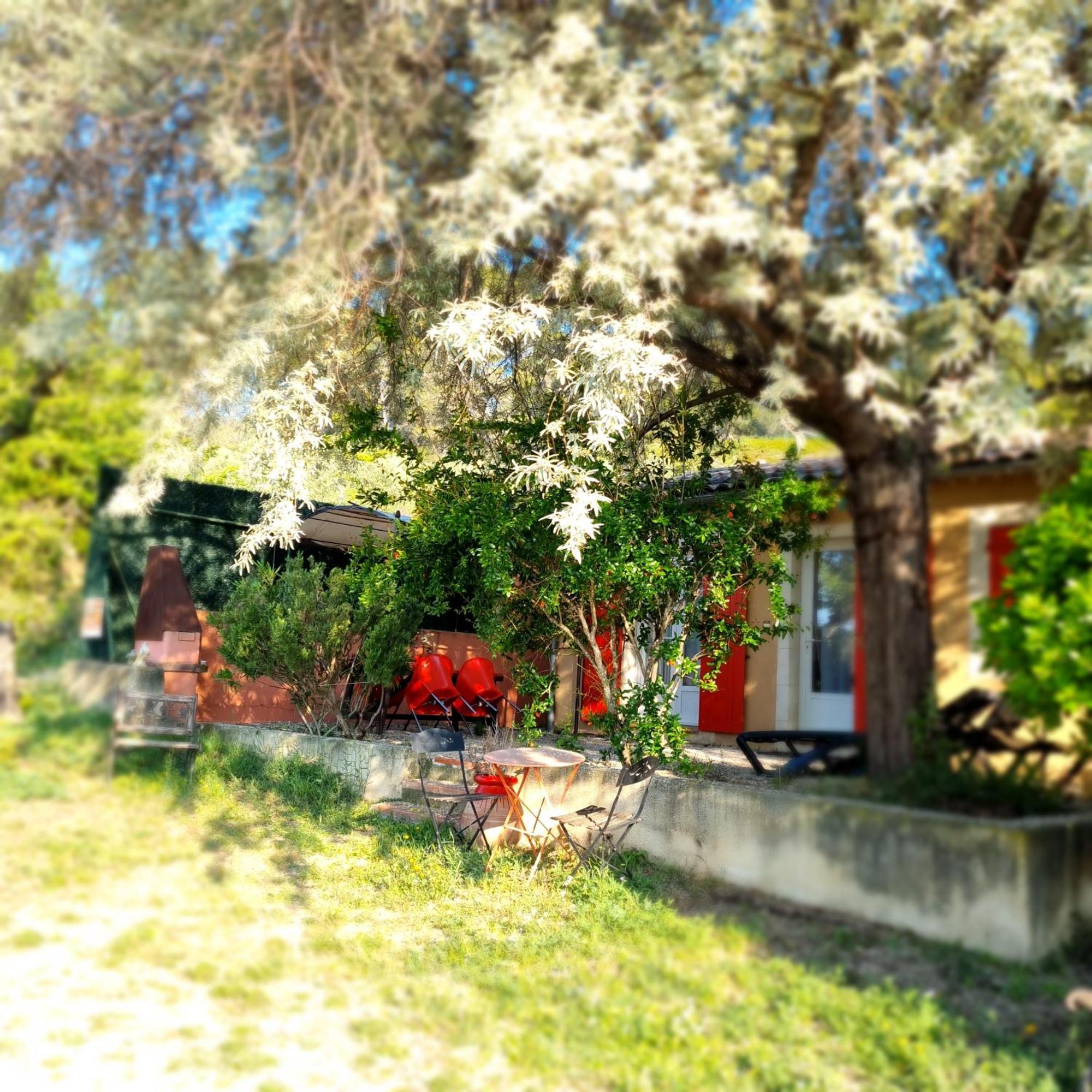L'Oustaou Du Luberon Et Spa Villelaure Екстер'єр фото